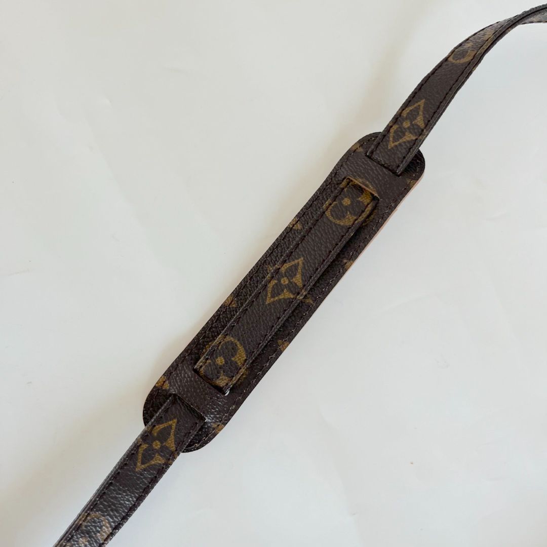 Lous Vuitton brown monogram canvas pochette