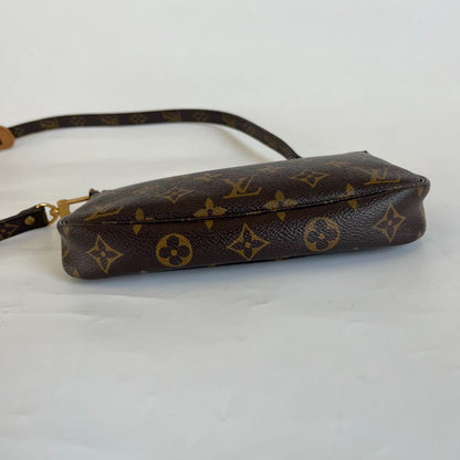 Lous Vuitton brown monogram canvas pochette