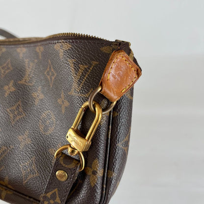 Lous Vuitton brown monogram canvas pochette