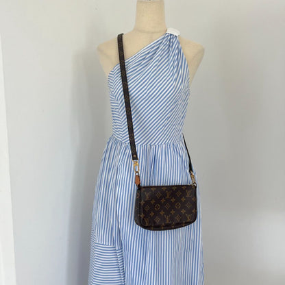 Lous Vuitton brown monogram canvas pochette