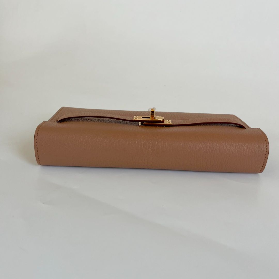 Hermès Kelly to Go Chevre Mysore leather with gold hardware