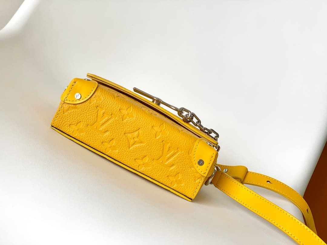 Louis Vuitton M82917 Steamer Wearable Wallet