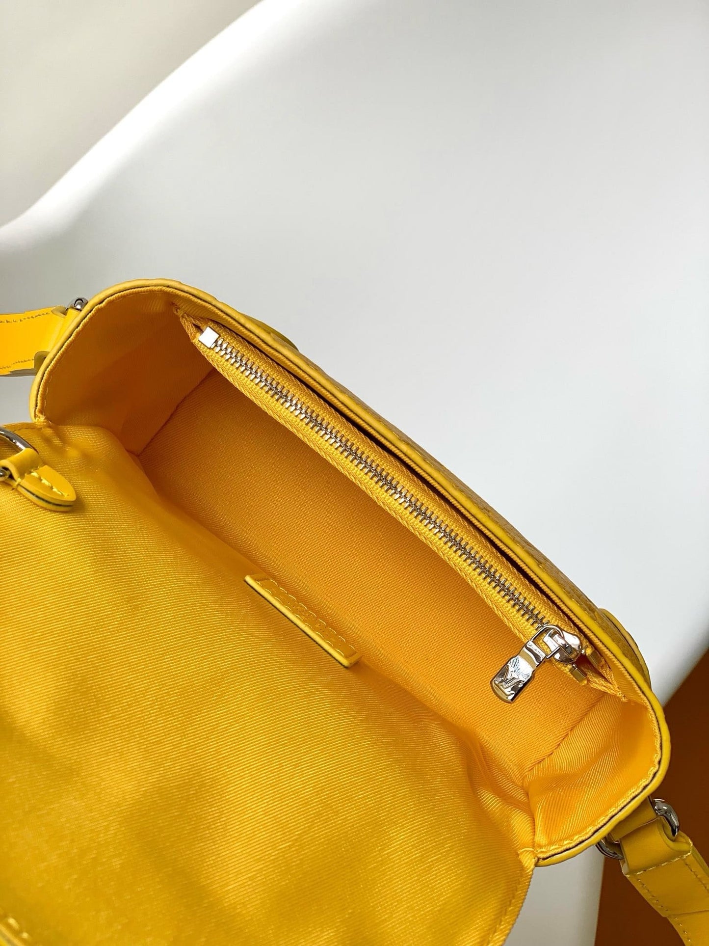 Louis Vuitton M82917 Steamer Wearable Wallet