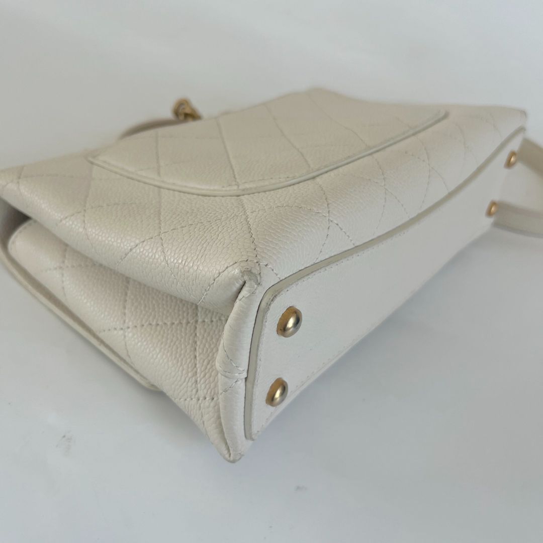 Chanel White Quilted Caviar Leather Medium Chic Affinity Flap Bag