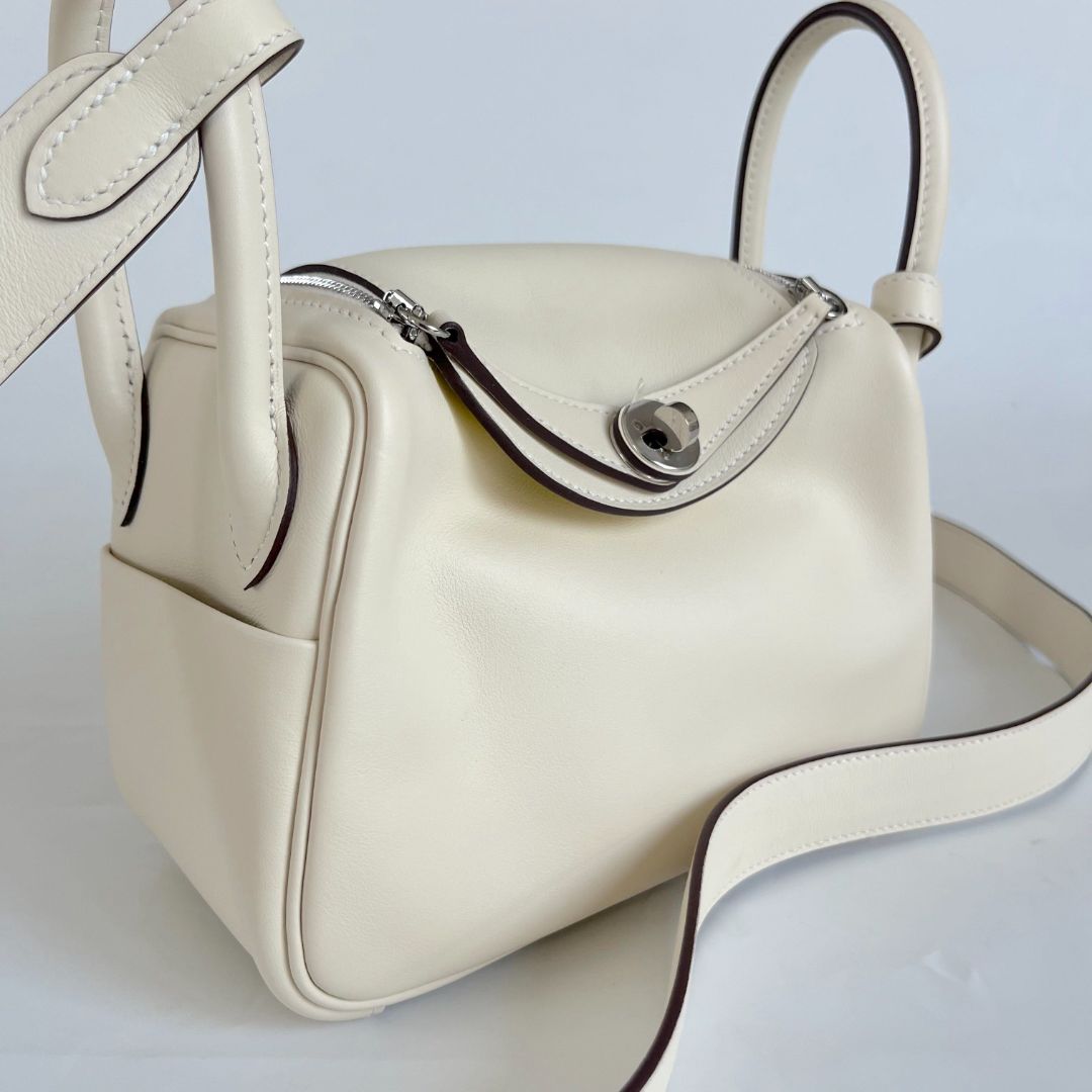 Hermès Mini Lindy Swift leather nata with lime yellow lining bag