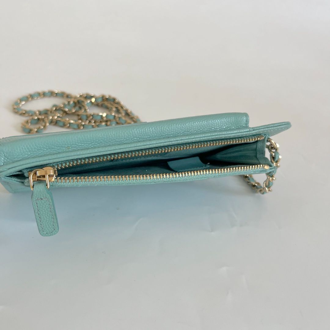 Chanel blue/green caviar leather compact double pouch with chain