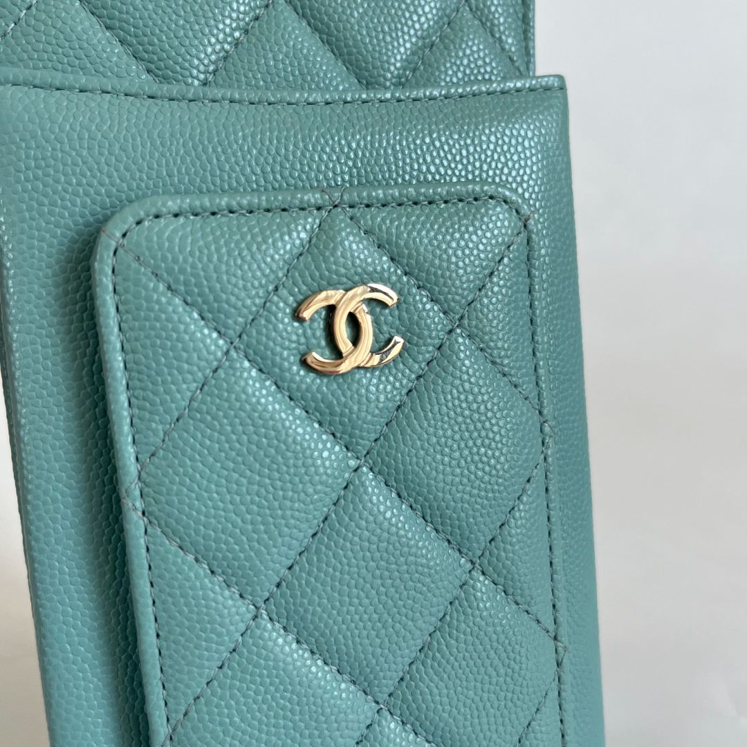 Chanel blue/green caviar leather compact double pouch with chain
