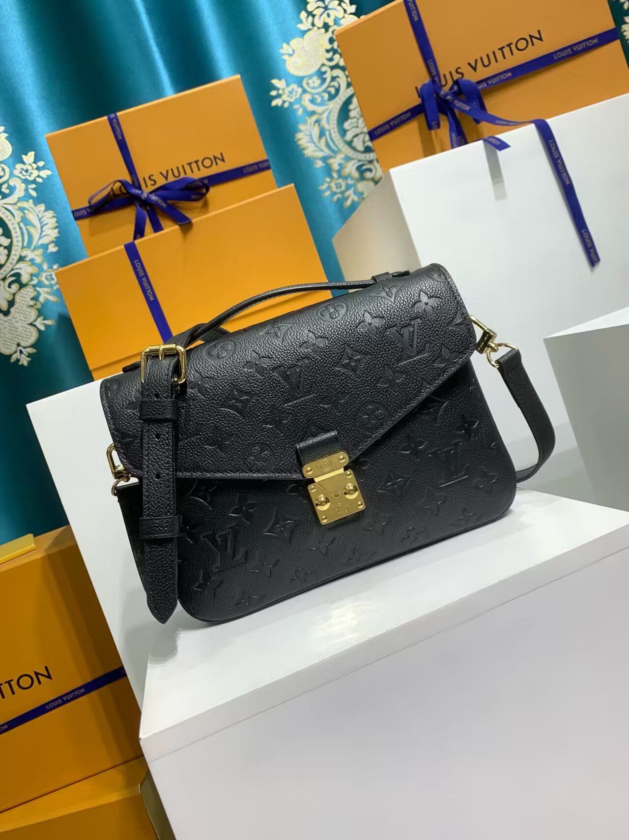Louis Vuitton M41487 Pochette Metis