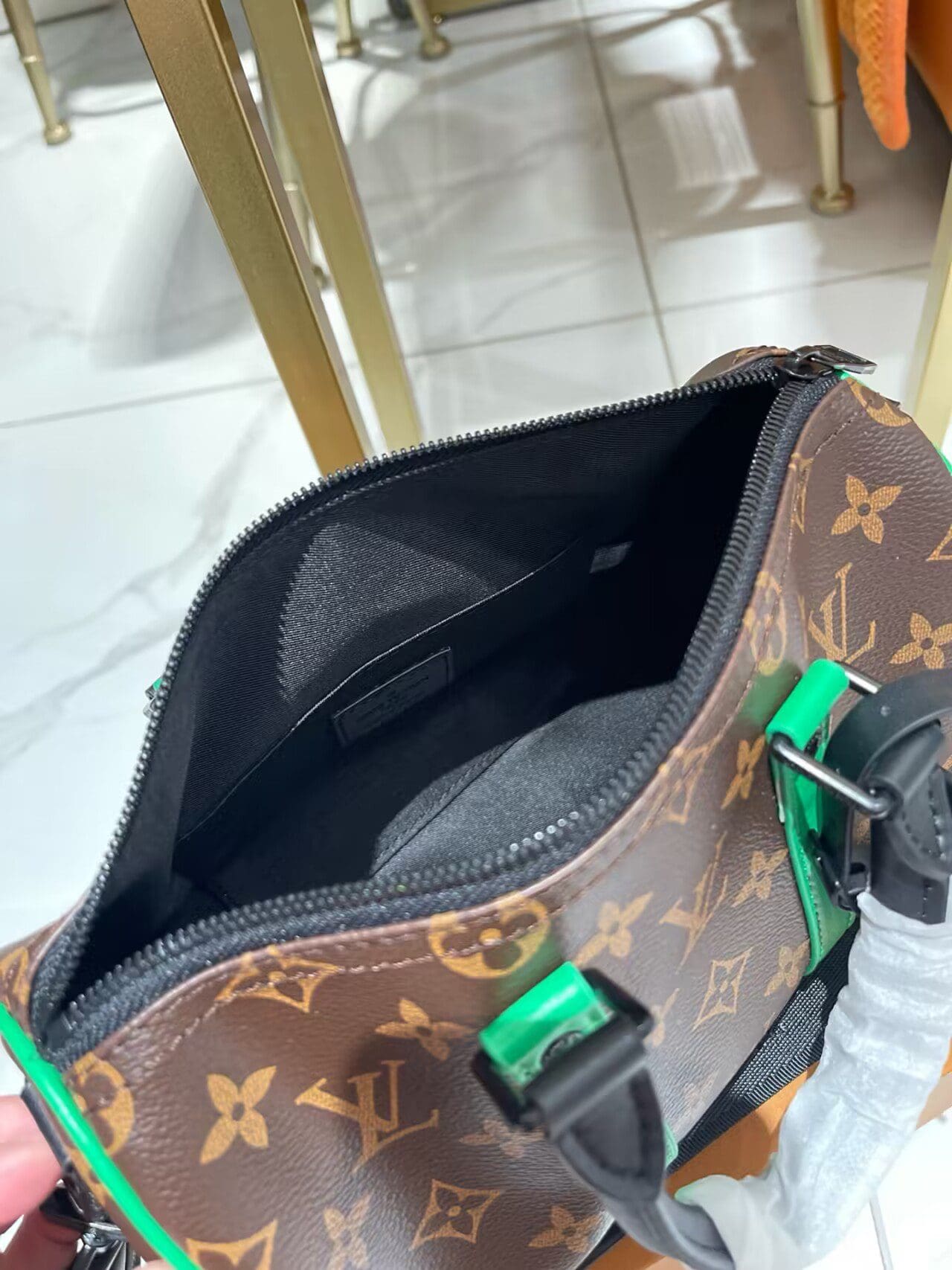 Louis Vuitton Keepall Bandouliere 25