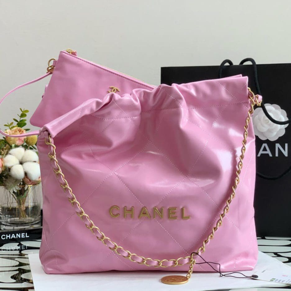 CHANEL 22 SMALL HANDBAG  AS3260