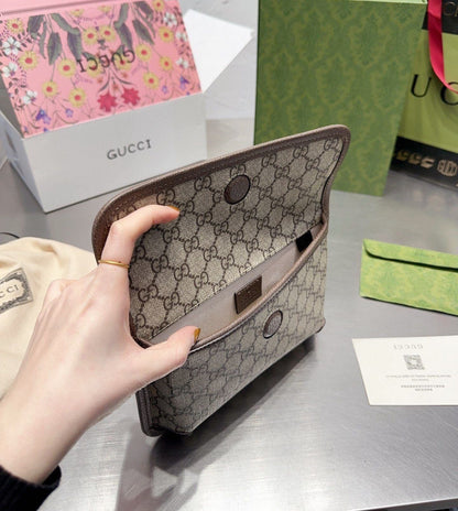 GUCCI NEO VINTAGE GG SUPREME BELT BAG