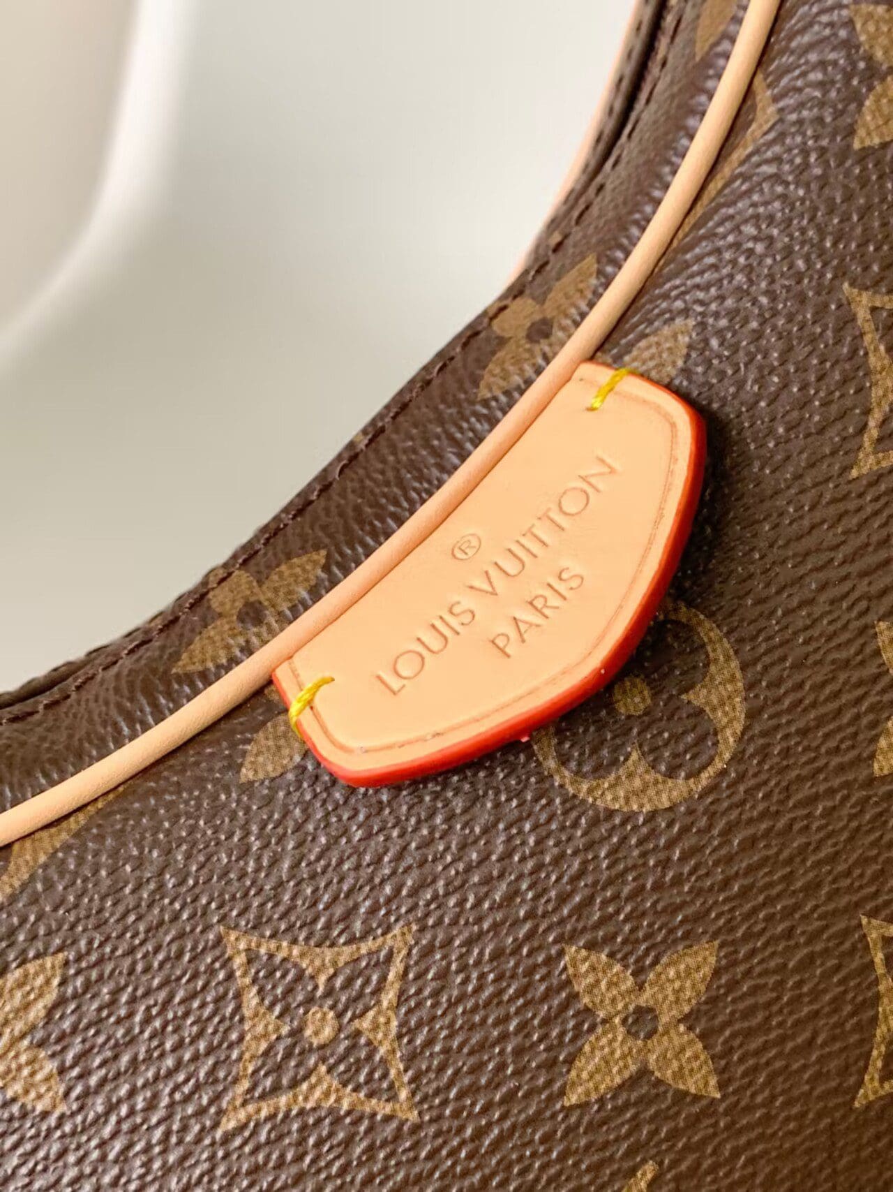 Louis Vuitton Croissant MM M46828