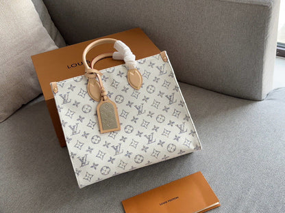 Louis Vuitton M24708 OnTheGo MM