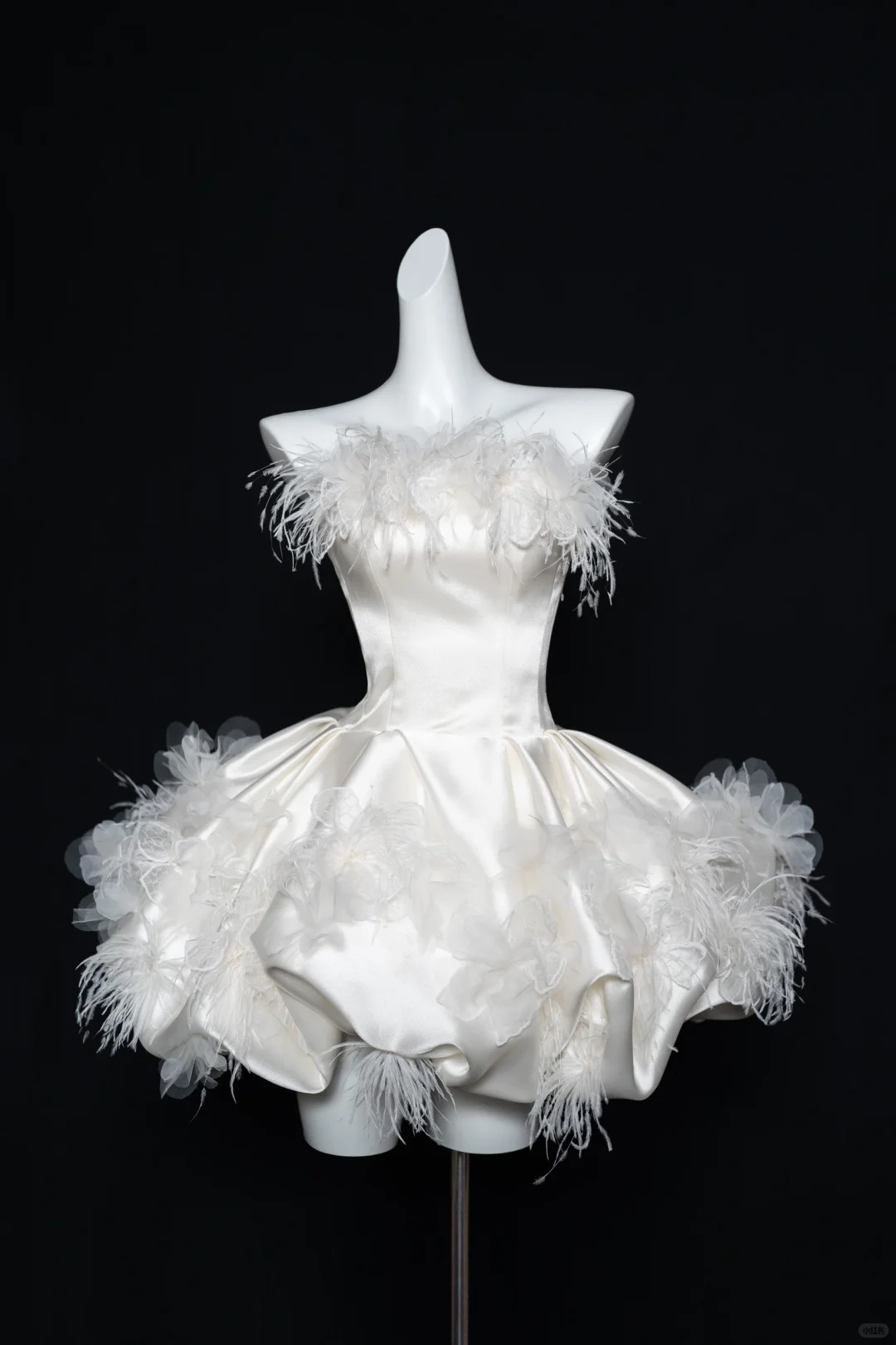 Sweet White Satin Lace Appliques Strapless A Line 18th Birthday Outfits Homecoming Dress S810