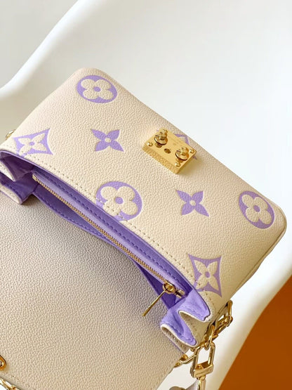 Louis Vuitton M23940 Pochette Métis East West