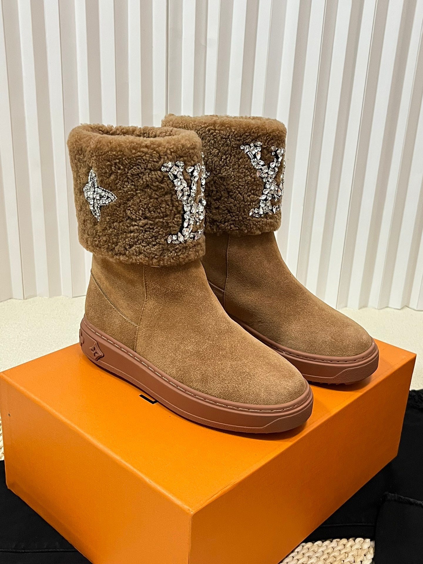 LOUIS VUITTON ANKLE BOOT STUDDED WITH DIAMONDS BROWN