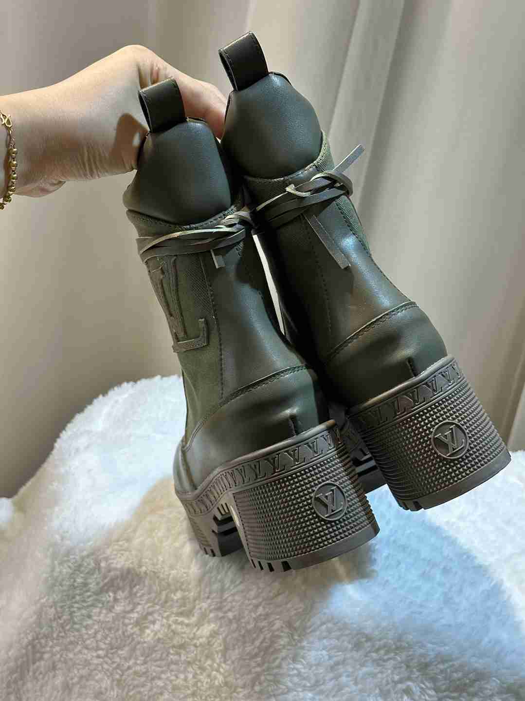LOUIS VUITTON LAUREATE PLATFORM DESERT BOOT KAKI GREEN 1AC7S9