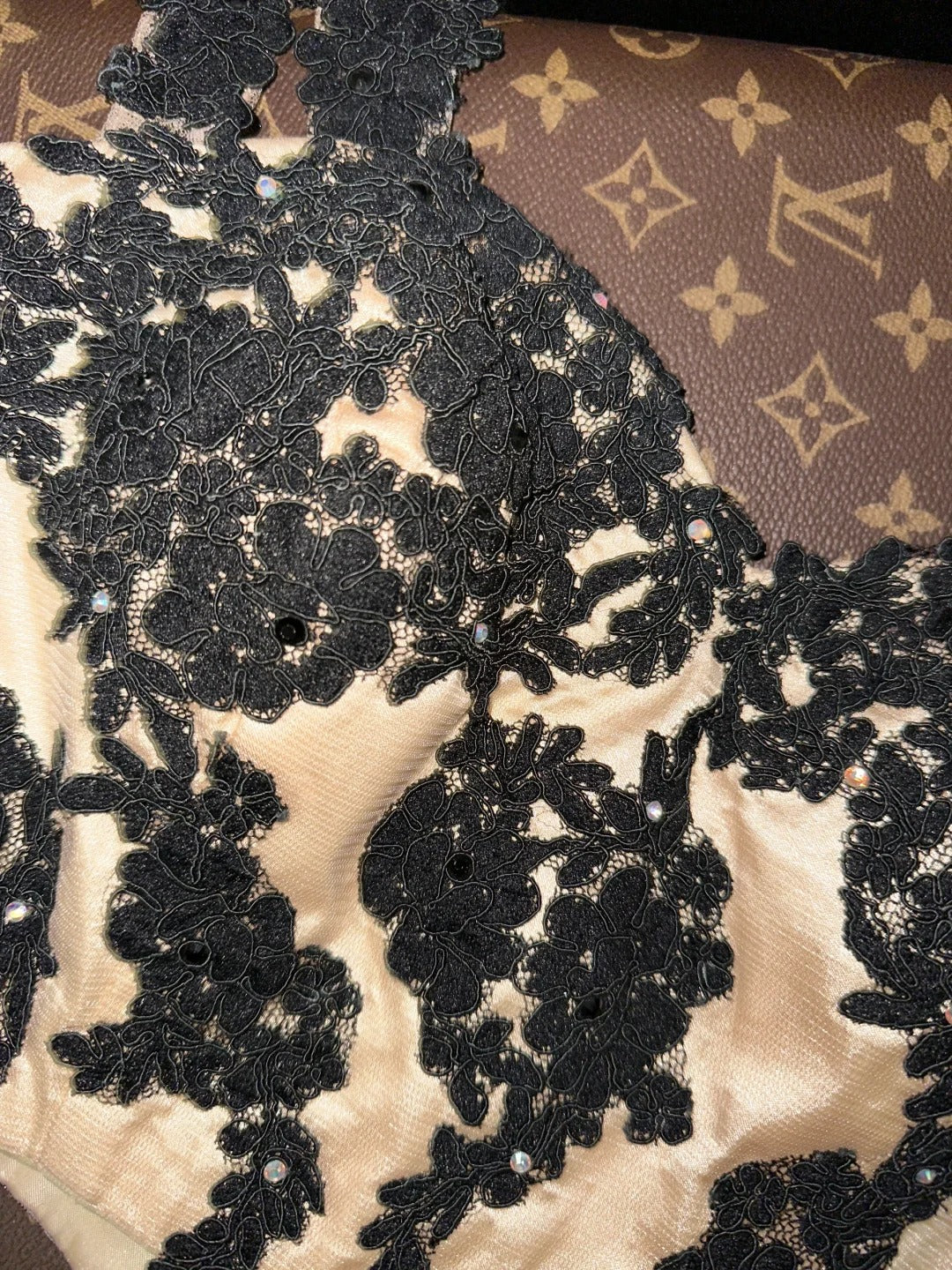 Champagne Black Floral Applique Long Satin Ball Gown Evening Dress gh4423