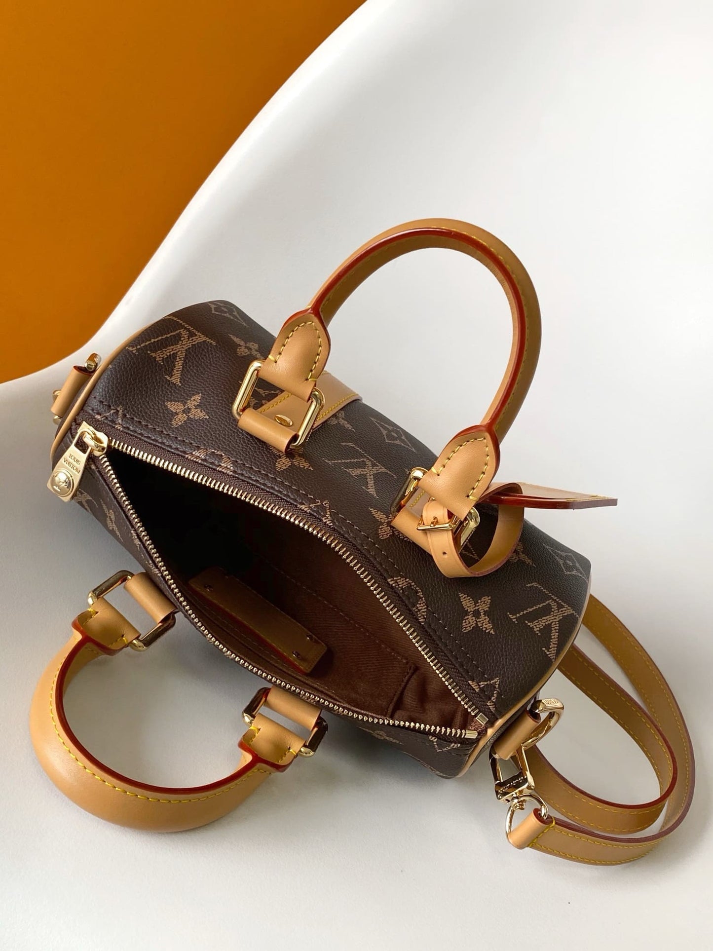 Louis Vuitton M14026 Keepall Bandoulière 25