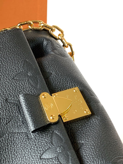 Louis Vuitton M45813 Favorite