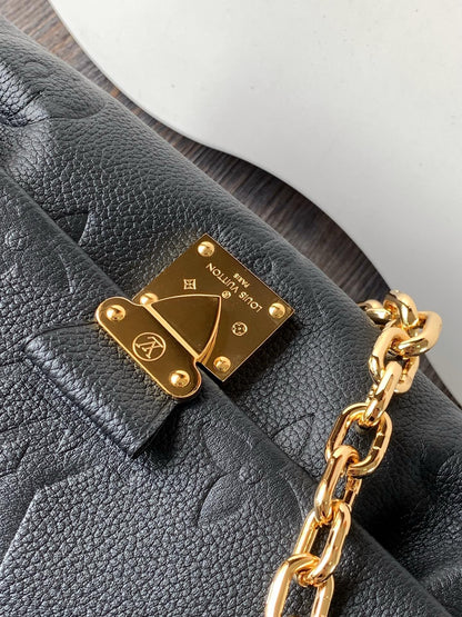Louis Vuitton M45813 Favorite