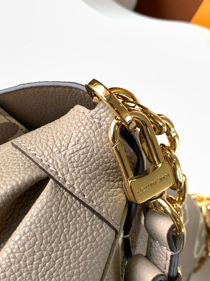 Louis Vuitton M45836 Favorite