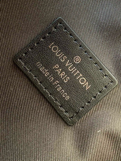 Louis Vuitton M81746 Steamer Wearable Wallet