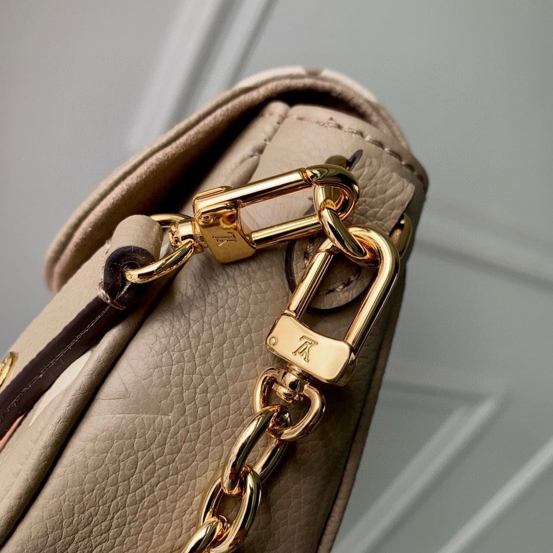 Louis Vuitton M82211 Wallet On Chain Ivy