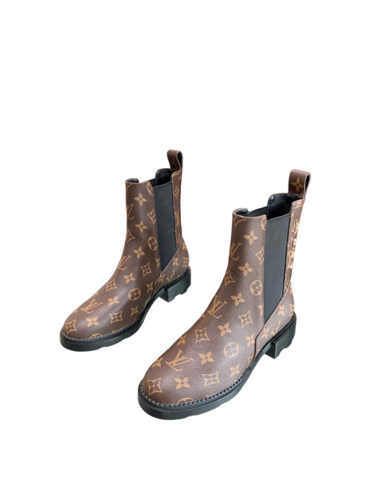 LV WOMEN’S BOOTS