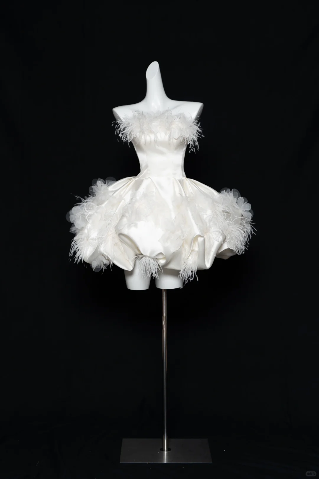 Sweet White Satin Lace Appliques Strapless A Line 18th Birthday Outfits Homecoming Dress S810