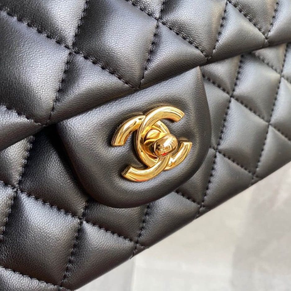 CHANEL CLASSIC HANDBAG Lambskin & Gold Metal