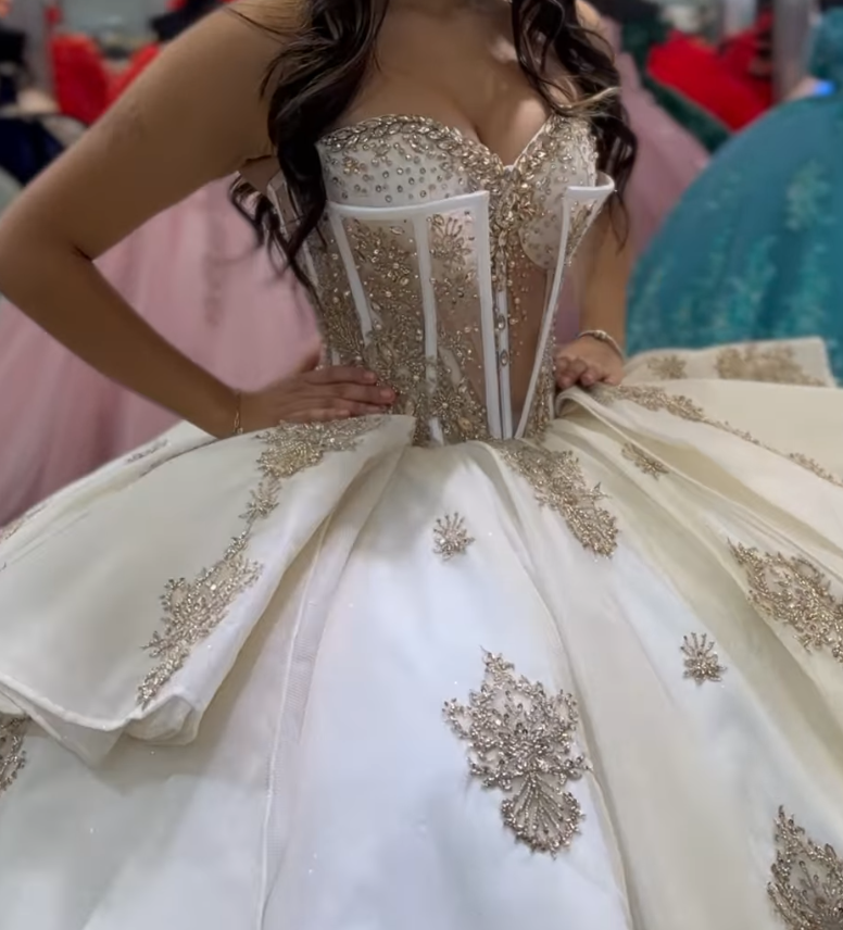 Champagne Sweetheart Neck Corset Rhinestone Tulle Ball Gown Sweet 16 Dress Quinceanera Dress SH2126