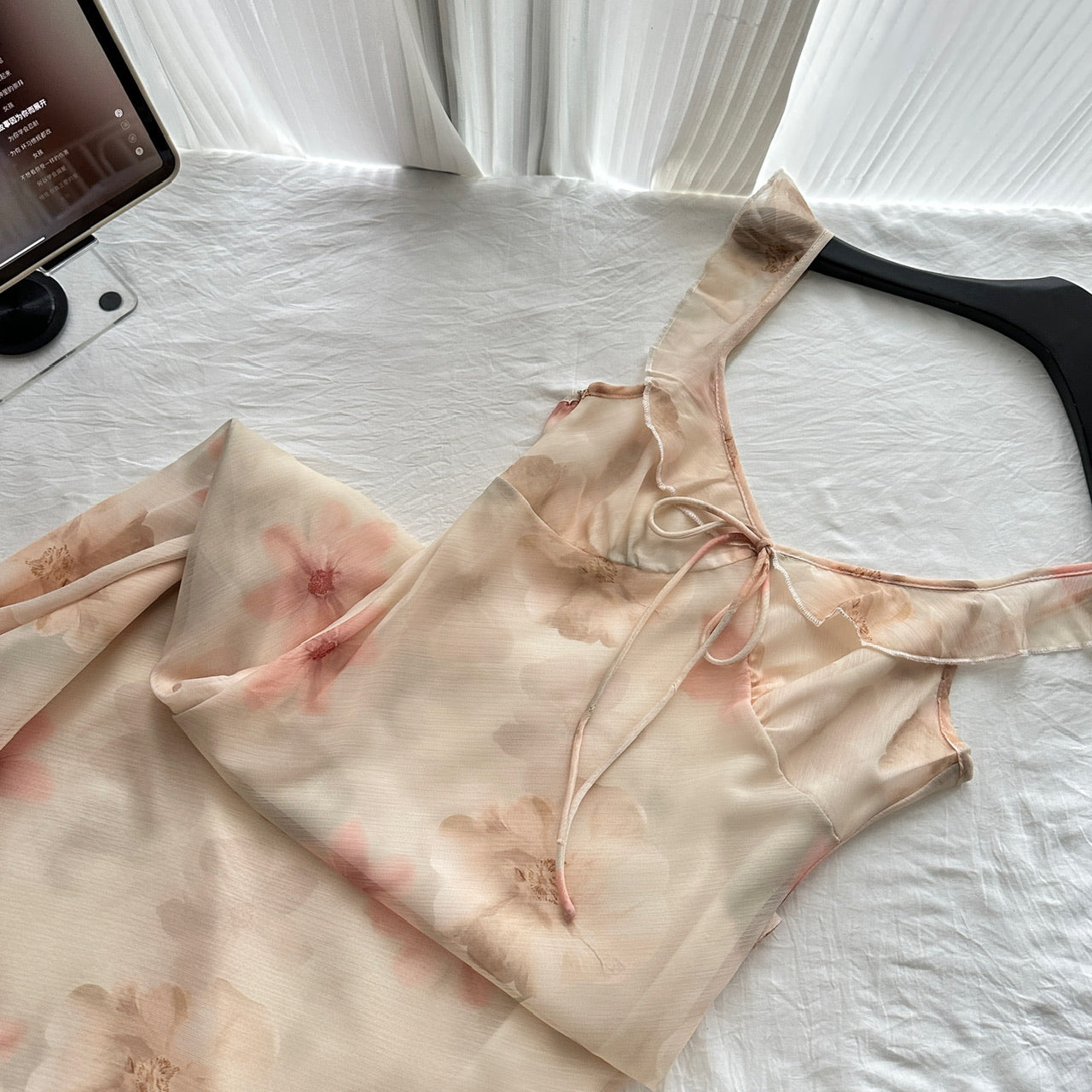 Simple Sheath V Neckline Pink Floral Chiffon Summer Dress Holiday Party Dress Birthday Outfits For Teens DP1409