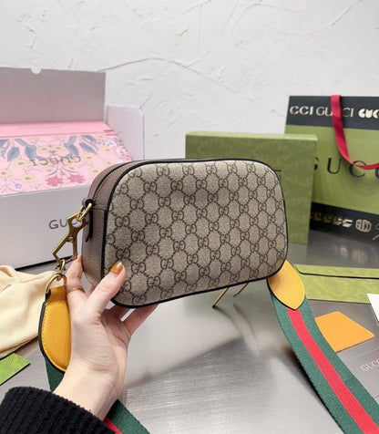 GUCCI NEO VINTAGE GG SUPREME MESSENGER BAG