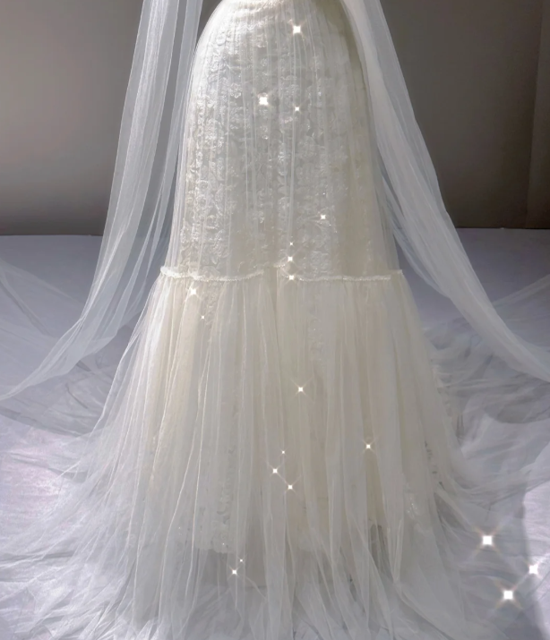 Elegant A Line Strapless White Lace Sleeveless Long Wedding Dresses Brides Dress P0014