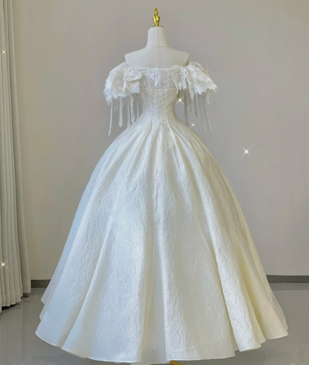 Elegant Ball Gown Off The Shoulder White Lace Short Sleeves Wedding Dresses Brides Dress P0015