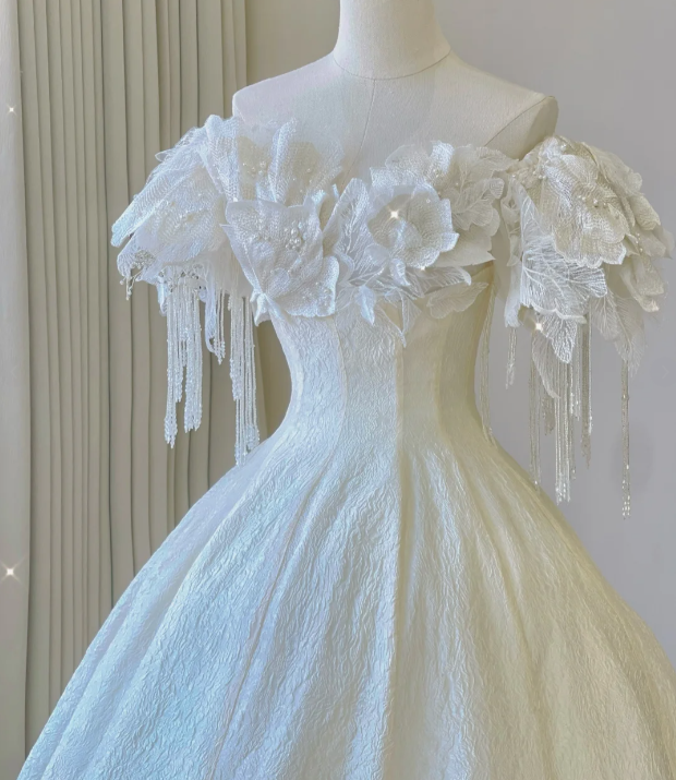 Elegant Ball Gown Off The Shoulder White Lace Short Sleeves Wedding Dresses Brides Dress P0015