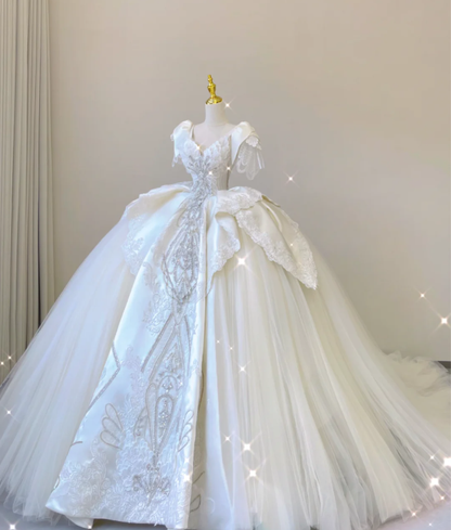 Elegant Ball Gown Sweetheart Lace Satin Wedding Dresses White Brides Dress P0018