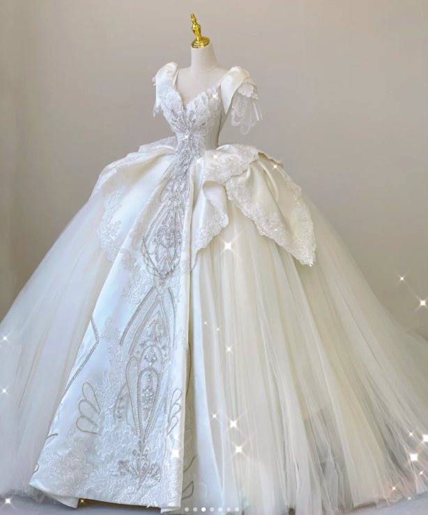 Elegant Ball Gown Sweetheart Lace Satin Wedding Dresses White Brides Dress P0018
