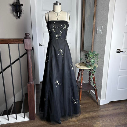 Black vintage fashion elegant exquisite beaded floral spaghetti straps long A-line satin tulle ball gown evening dress party dress prom dress gh3681