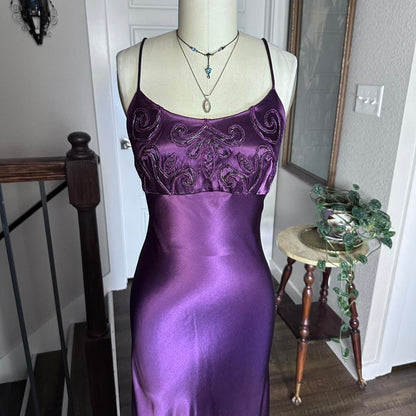 Dark Purple Vintage Fashion Stunning Elegant Delicate Beaded Long Satin Formal Prom Dress Evening Gown Birthday Party Dress Prom Dress Graduation Dress gh3913