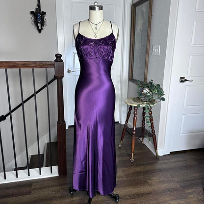 Dark Purple Vintage Fashion Stunning Elegant Delicate Beaded Long Satin Formal Prom Dress Evening Gown Birthday Party Dress Prom Dress Graduation Dress gh3913