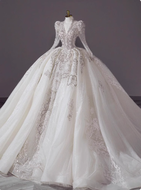 Long-sleeved V-neck French-style luxurious floor-length white wedding dress P2483