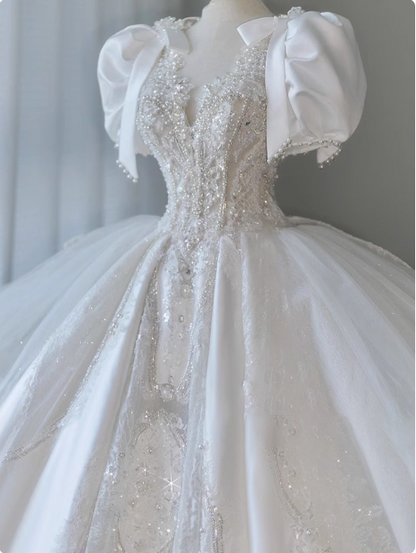 White French V-neck short-sleeved bow pearl luxury heavy-work floor-length wedding dress P2489