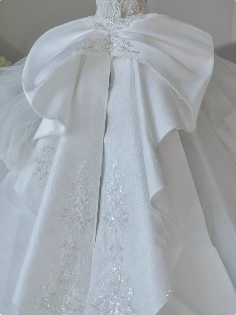 White French V-neck short-sleeved bow pearl luxury heavy-work floor-length wedding dress P2489