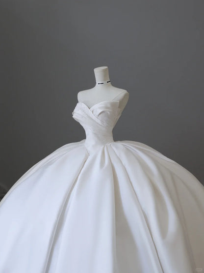 Clean white flowing V-neck satin lace wedding dress P2502