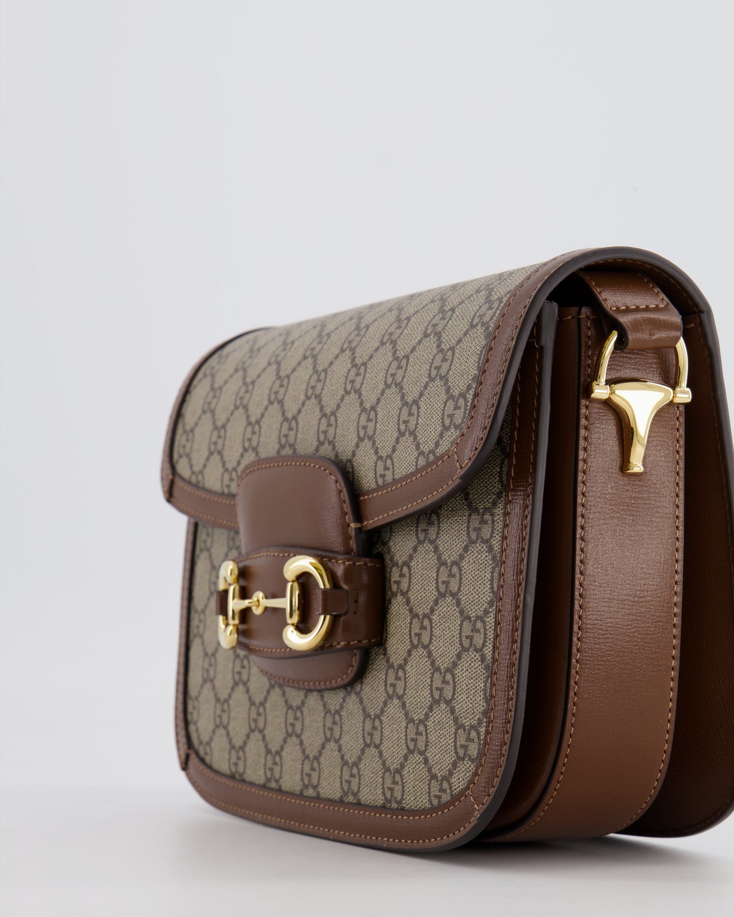 Gucci Horsebit 1955 Medium Shoulder Bag in Beige/Dark Brown GG Supreme Monogram Canvas &amp; Brown Leather Trim with Gold Hardware RRP £2,400