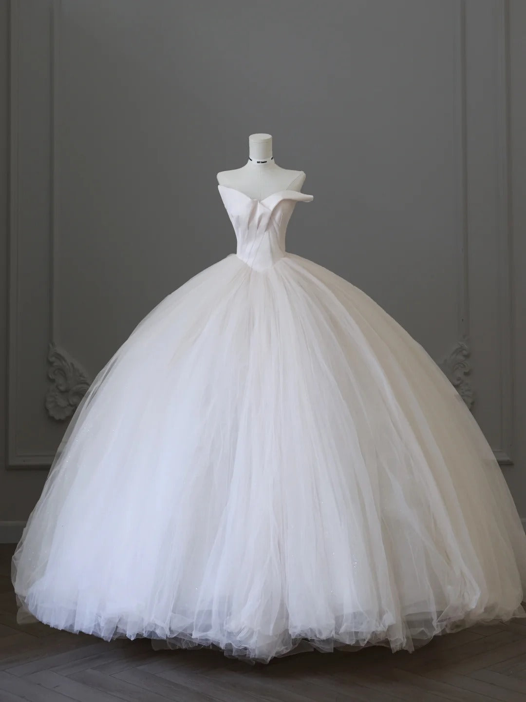 Elegant ivory flowing tulle fluffy princess wedding dress P2504