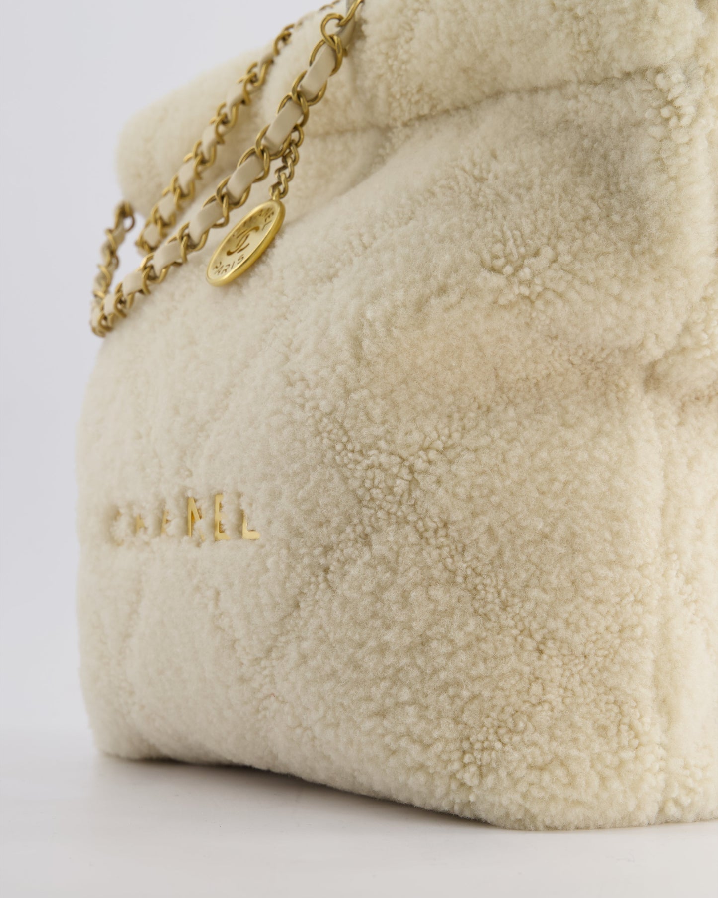 Chanel 24/K Beige Large 22 Shearling Bag with Champagne Gold Hardware