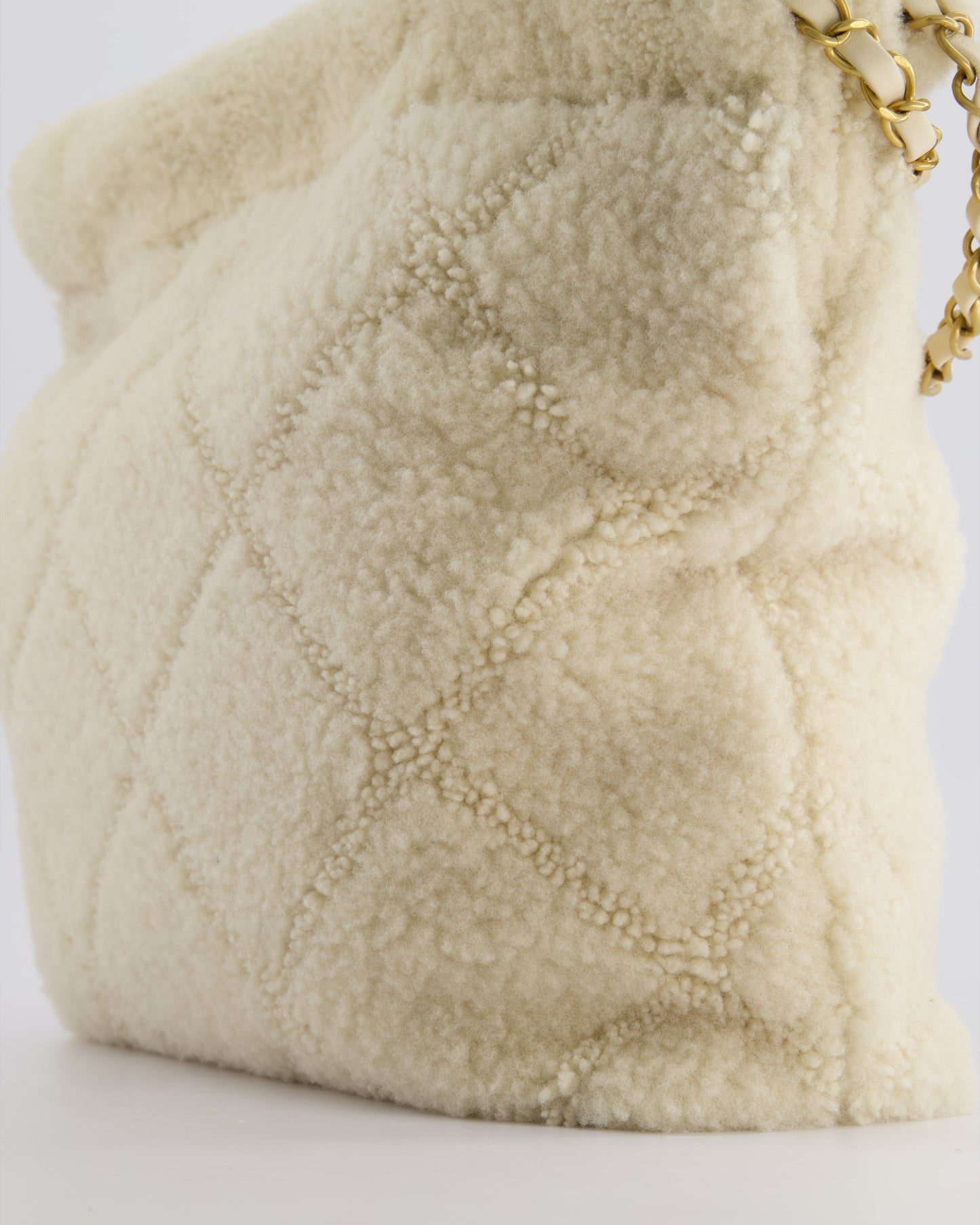 Chanel 24/K Beige Large 22 Shearling Bag with Champagne Gold Hardware